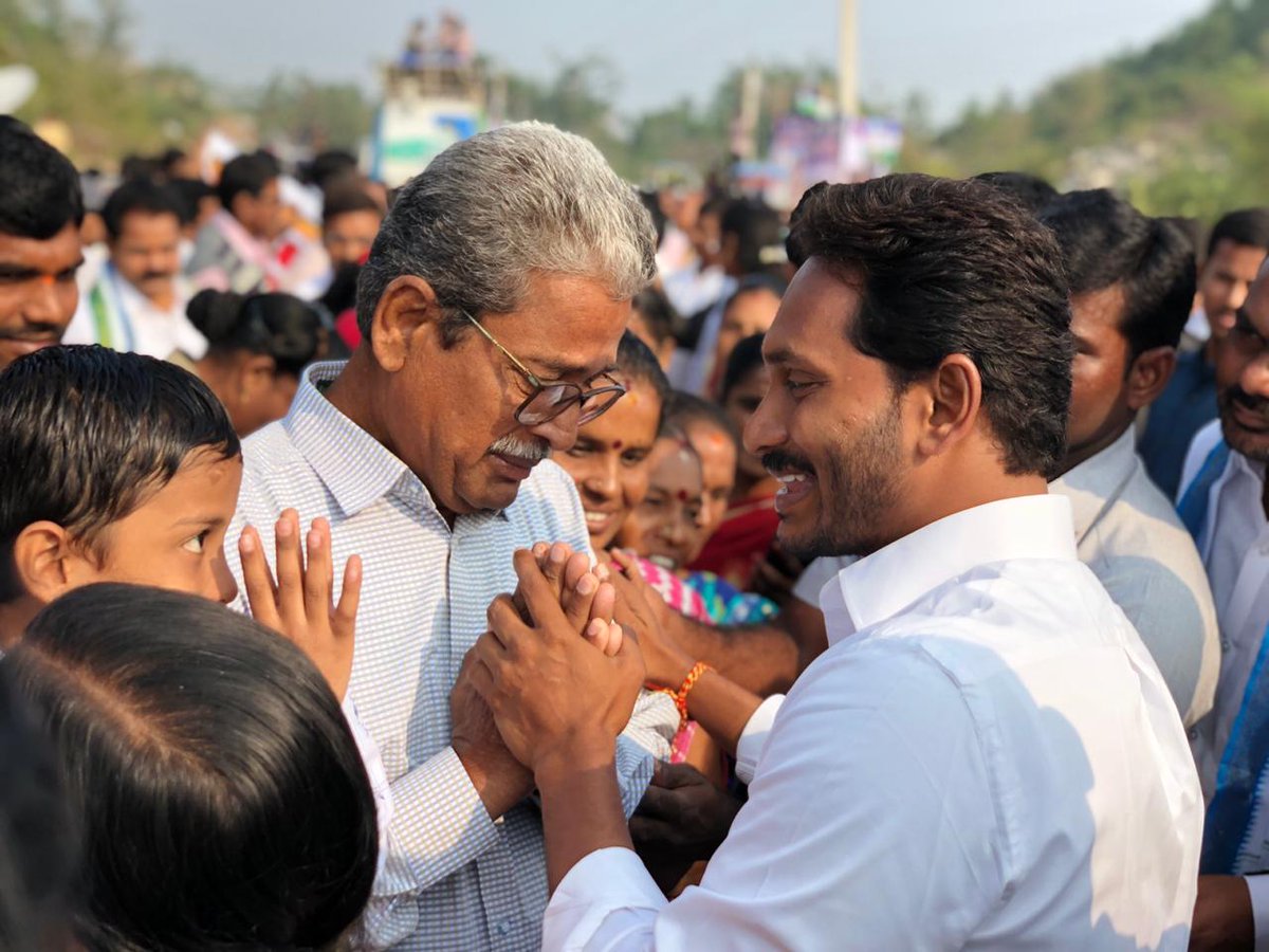 YSRCParty's tweet photo. టెక్కలి నుండి ప్రారంభమైన 329వ రోజు ప్రజాసంకల్ప యాత్ర.
#PrajaSankalpaYatra https://t.co/fN9gxNvCn0