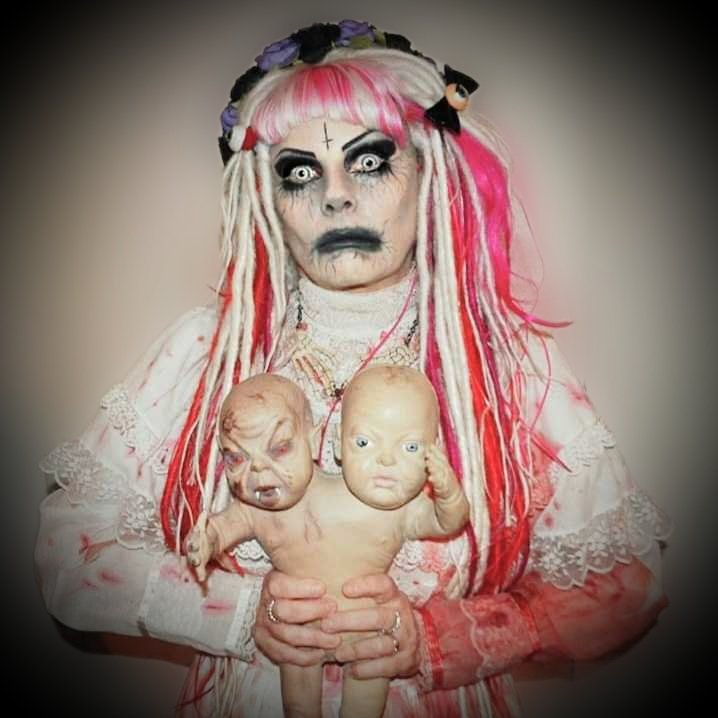 trashtastika's tweet photo. Bride of Satan at a party last night with the theme "Satan on Vacation" #horrorlook #halloweeninDecember https://t.co/fpD3LyfLCG