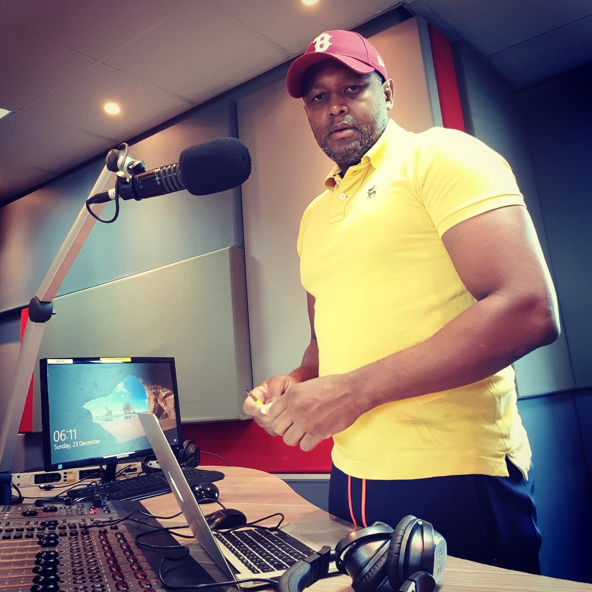 BonnkeShipalana's tweet photo. Join me on Capricorn FM (Dstv 884) from 6am till 10am for #ThePowerWithin #4HrsOfInspiration #4HrsOfPurpose #4HrsOfMusic #4HrsWithYou
Remember, living outside your purpose is similar to owning and driving a fast car, but with no direction or destination in mind. https://t.co/1h20hw6qm8
