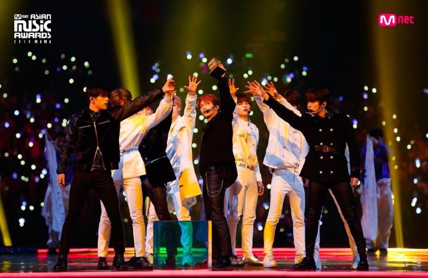 hanminlin's tweet photo. @Stray__Racha Stanning Skz has been the highlight of my 2018 and I couldn’t be happier how far they have achieved in only a span of one year. They inspire me with their music,the dedication they have is just unreachable. Thru hardwork, nothing is impossible. Thank you Straykids #YouMadeUsSTAY https://t.co/fetDxh3QCS