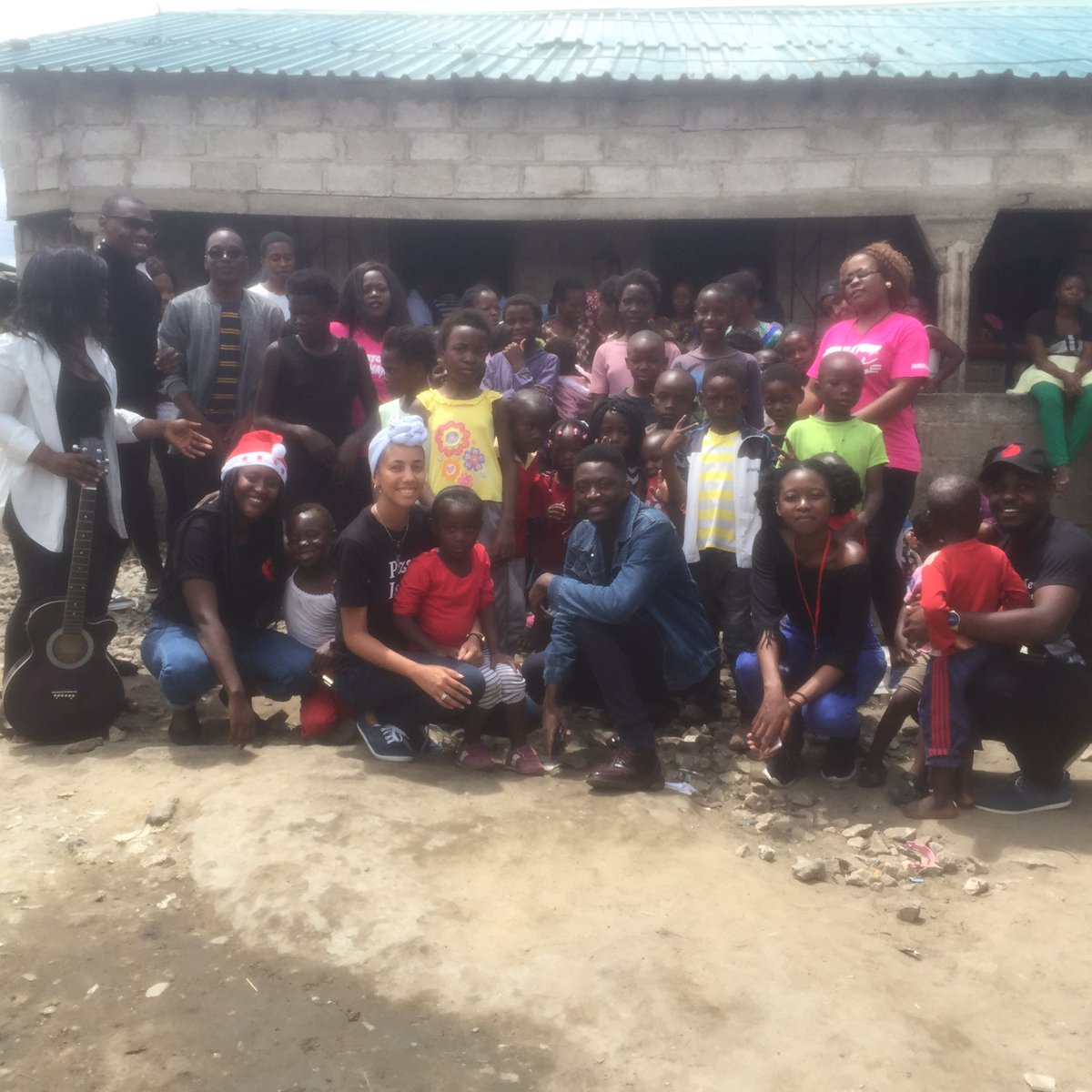 billboardguyzm's tweet photo. Just a simple tweet & a lot showed up, we managed to dance & smiled with them. They will have something for the whole festival season. Extending my thanks to @pizzahutzambia for joining us on the mission. For those kids that was their first time eating Pizza. #StretchYourHand https://t.co/NXKPSYmXPH