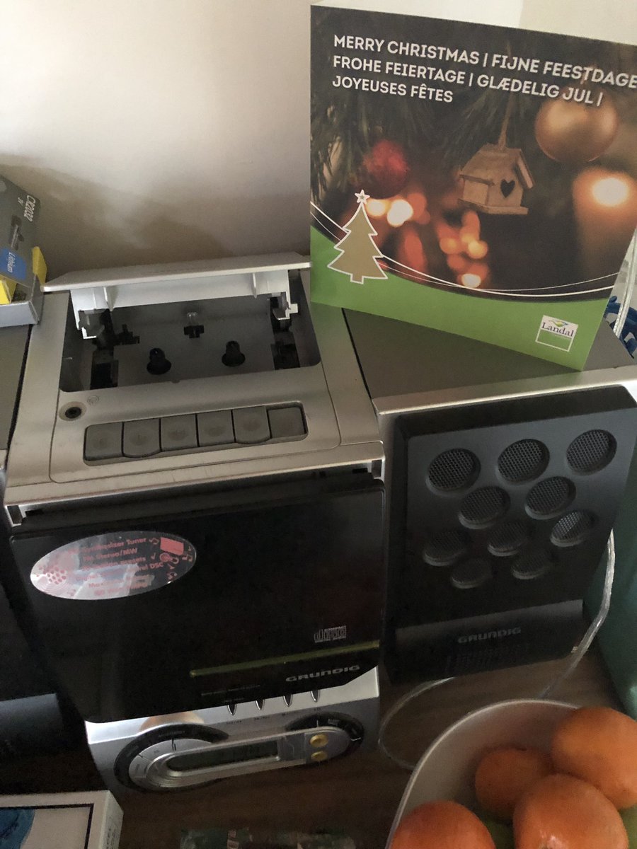 peterp1980's tweet photo. #Retro #cassettebandjes @landalnl https://t.co/VkP9uvQ9Ne