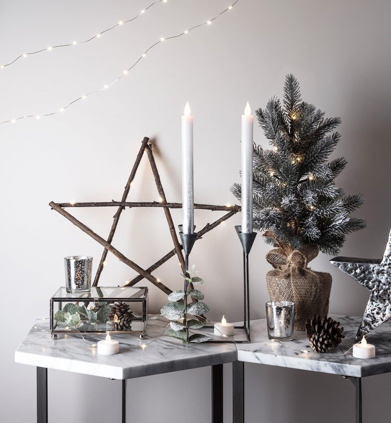 goodhomesindia's tweet photo. If there's one thing you can never go wrong with when setting up vignettes, it is candles. Turn to these for entryway displays and centre and dining table arrangements. #HomeDecor #ChristmasDecor 
📷 by LIGHTS4FUN https://t.co/LqbOePvPBO
