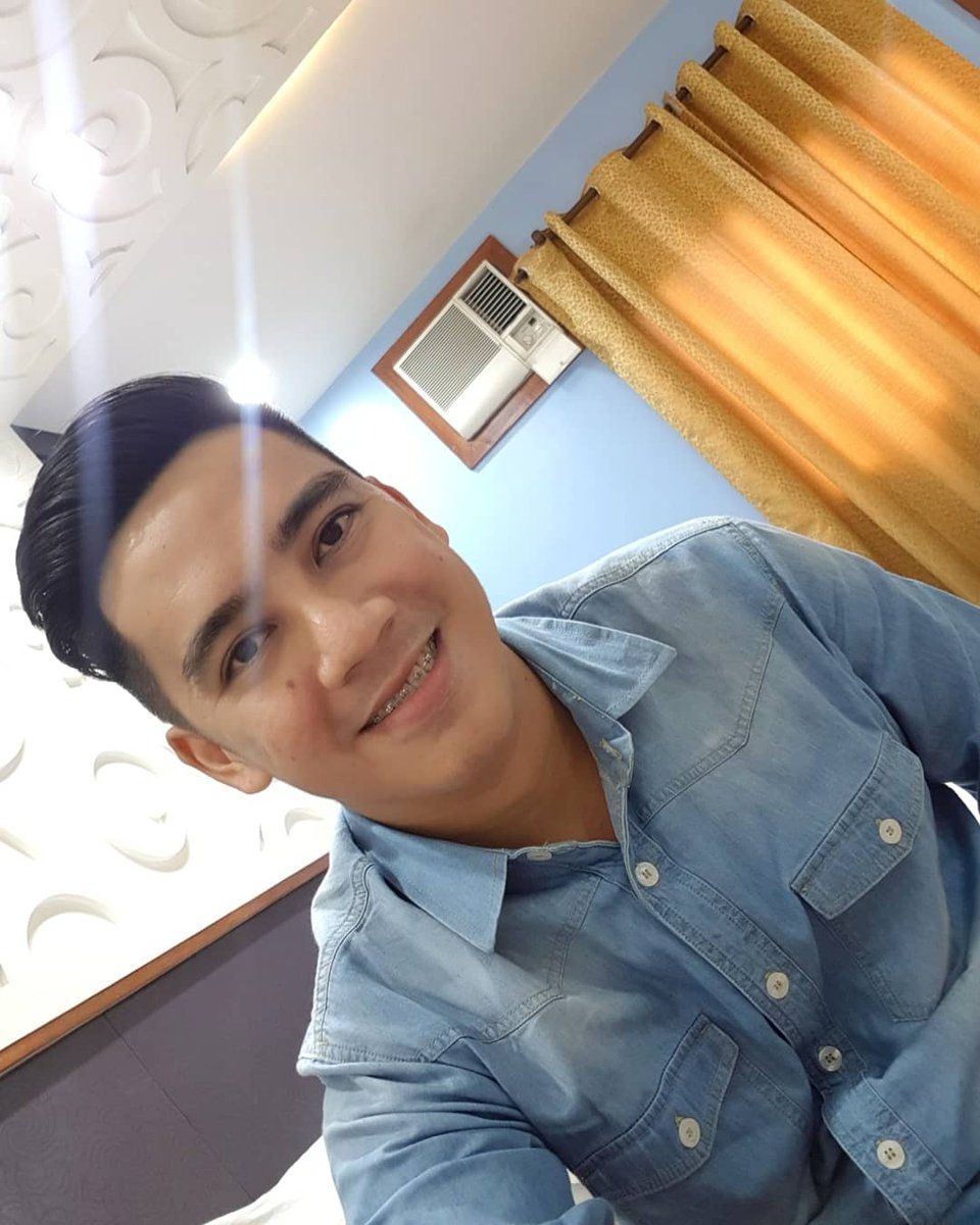 ChesterCorpuz08's tweet photo. atm. Vacation starts now 💙😄😴 #pahingamode https://t.co/MATyaB3Q5l