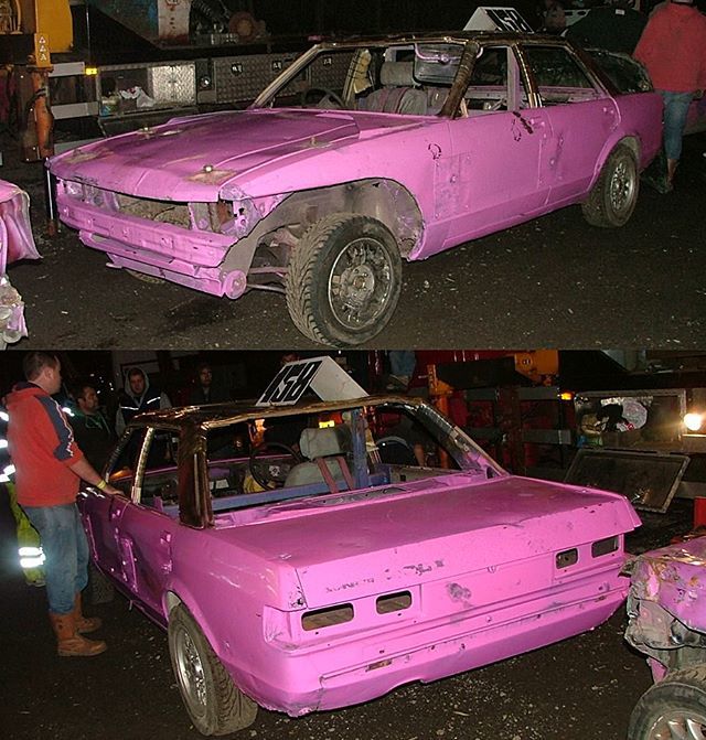 Toward27's tweet photo. #Ford #Granada #FordGranada #Mk2Granada #ClassicFord #OldFord #ClassicCar #Condoms #BangerRacing #DemoDerby #DemolitionDerby #NorthernBangers #ChampionOfChampions #Birmingham #Brum #CarsOfInstagram #Pink #PinkCar #Incarace #UnlimitedBangers https://t.co/RJWyDIfw7m https://t.co/szMBEis2Op
