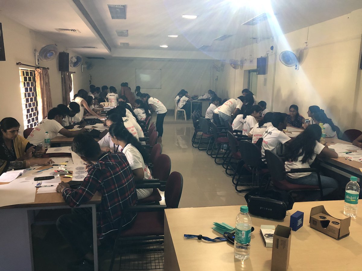 aparnakongot's tweet photo. Ending the year with another successful workshop on virtual technology for engineering students and young professionals! #ieee #VirtualReality #nitsuratkal #wit https://t.co/3zMhTu0Pl0