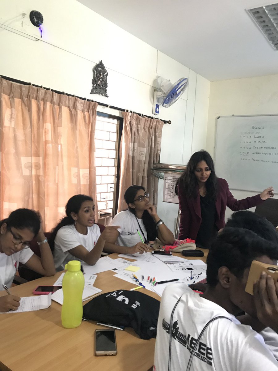 aparnakongot's tweet photo. Ending the year with another successful workshop on virtual technology for engineering students and young professionals! #ieee #VirtualReality #nitsuratkal #wit https://t.co/3zMhTu0Pl0
