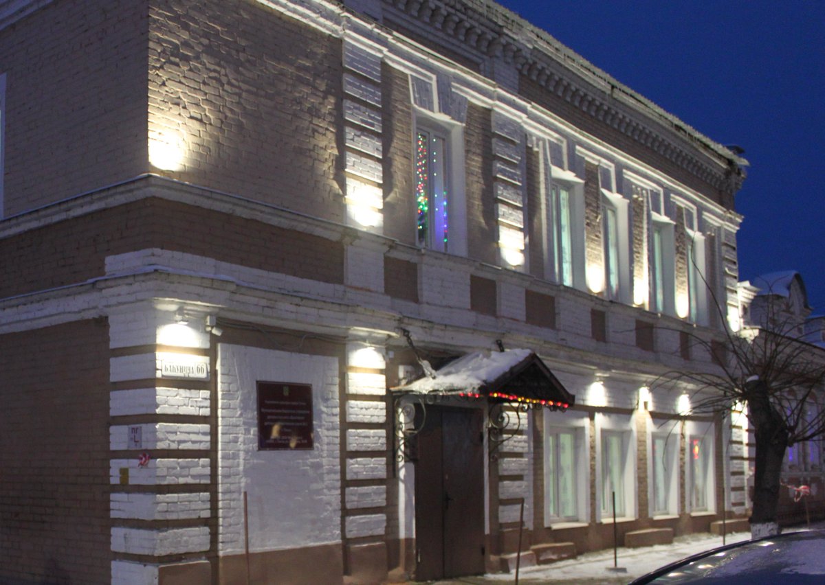 Оформление фасада здания ДХШ № 3 г. Пензы завершено. Установлена декоративная подсветка.