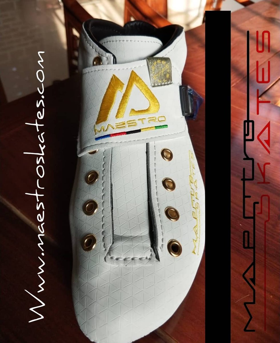 MaestroSkates's tweet photo. @iosebafernandez  2019 boots for @wrgbarcelona will be available in standard. https://t.co/s7xtOC5PpK
please choose your favorite on history.
1. Shiny white / Gold shiny cover.
2. White with texture / White cover. https://t.co/xiPvNPuI2D