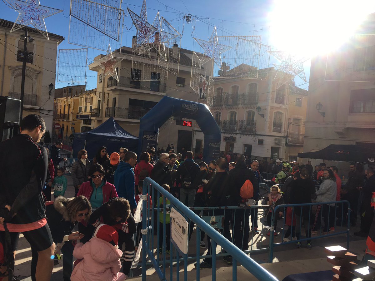 ElRecord's tweet photo. Ambientazo ya en la Plaza de la Sala donde voy a oficiar de speaker de la 29 San Silvestre Monovera. Os esperamos!! #Monovar #sansilvestre #monovera https://t.co/1ELSDgJ9jg