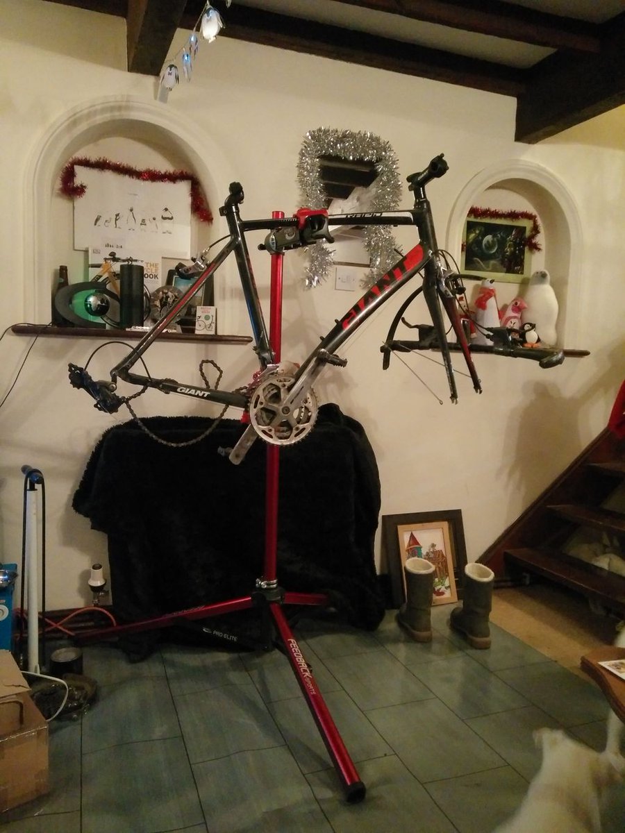 Spokey Dokey Bikes has been given a gift! Apparently it has issues, like no wheels, but we can sort those! #spokeydokeybikes #Hashtags #service #bicycles #repairshop #oopnorth #newyearsresolution #newyearsrevolution
#wefixitall #andforsaleinthefuture