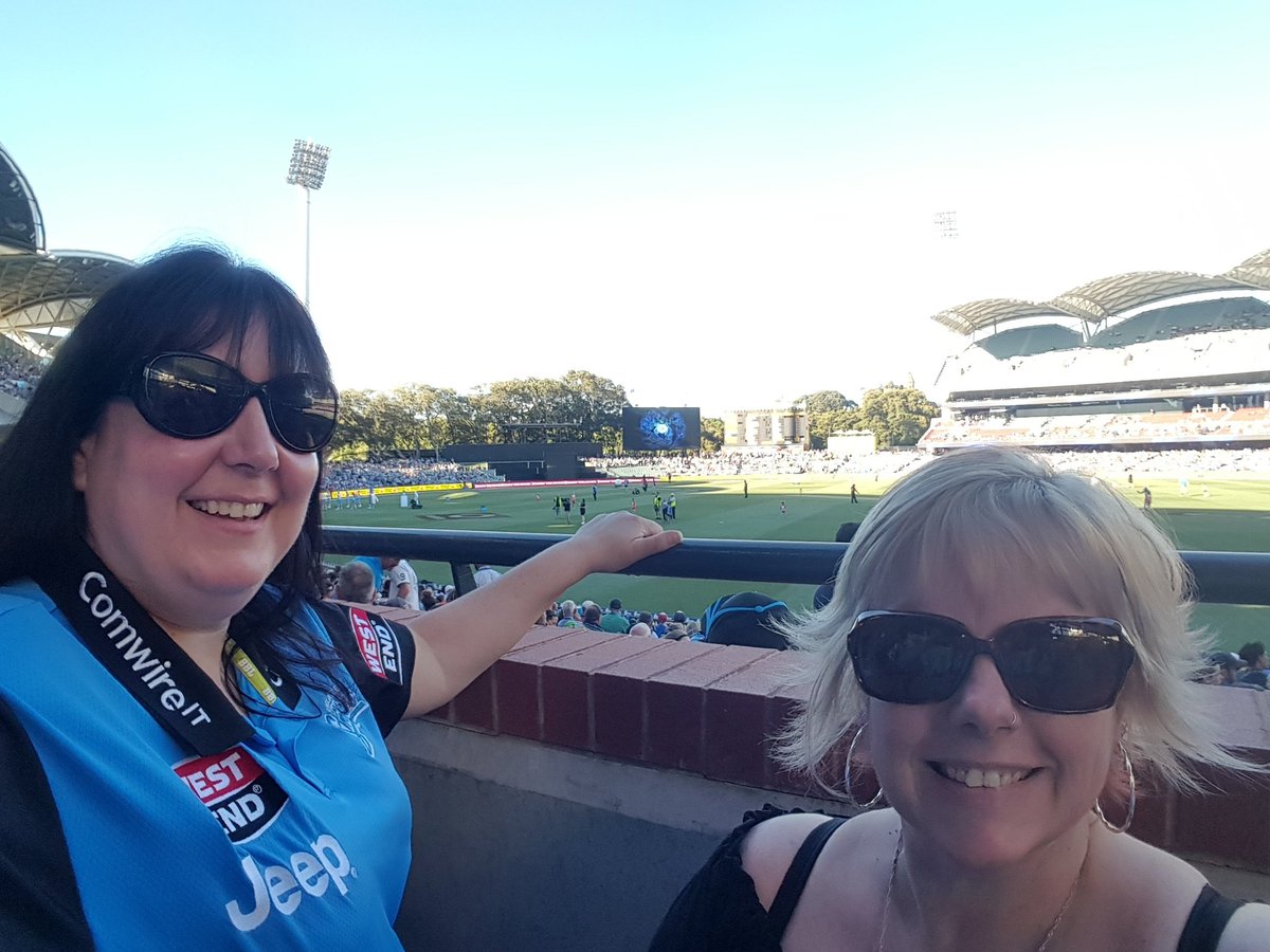 casperamanda's tweet photo. Striker time #BlueEnergy #GOSTRIKERS #Adelaideoval https://t.co/IyU7eDbMsh