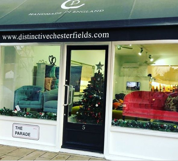 Today's your last chance to visit our Huddersfield and London (pictured) showrooms before the Christmas break. Why not pop down and have a browse? Click here to view our range before you do: ow.ly/OCWP30n2Nhz #DistinctiveChesterfields