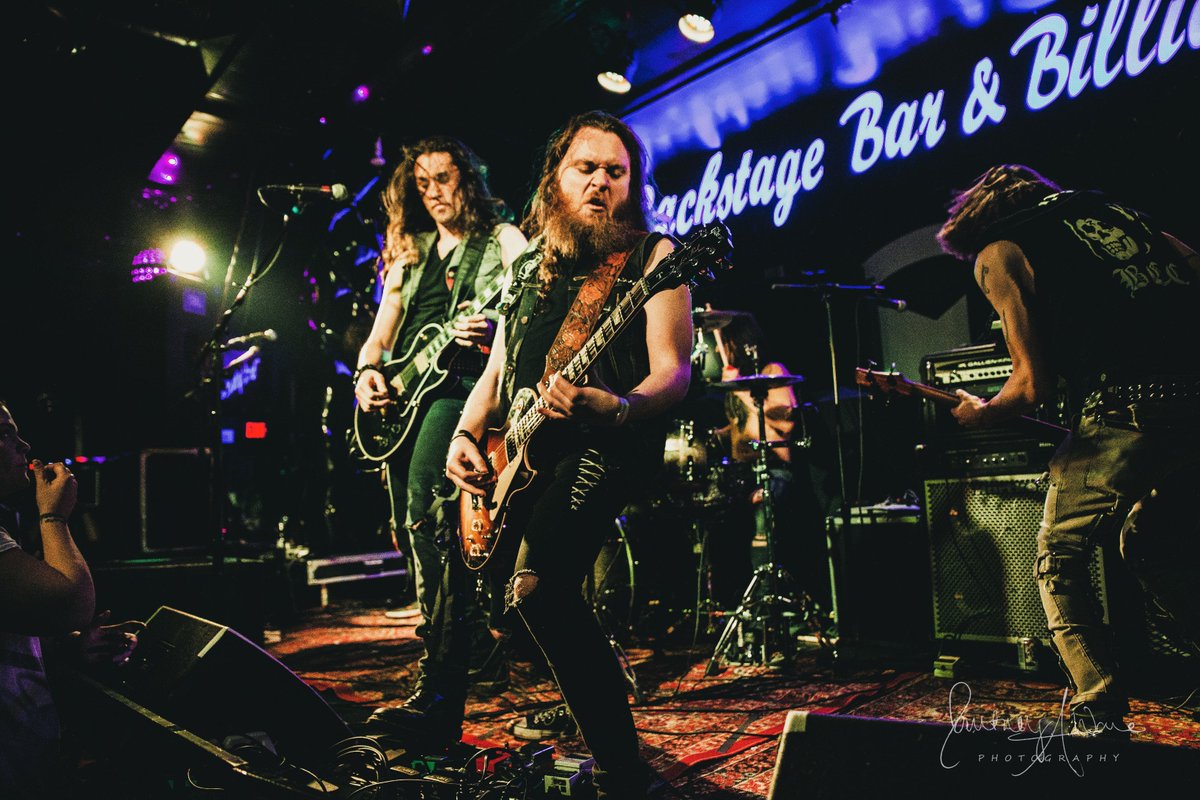 cwphotographylv's tweet photo. My last show of the year... and I'm glad these guys were a part of it. I think this was my 5th time photographing them? Never gets old. They have saved me this year! @TakingDawn at @BackstageBarLV <3
#lasvegas #backstagebar #fremont #photography #talent https://t.co/iWva2qcuwI