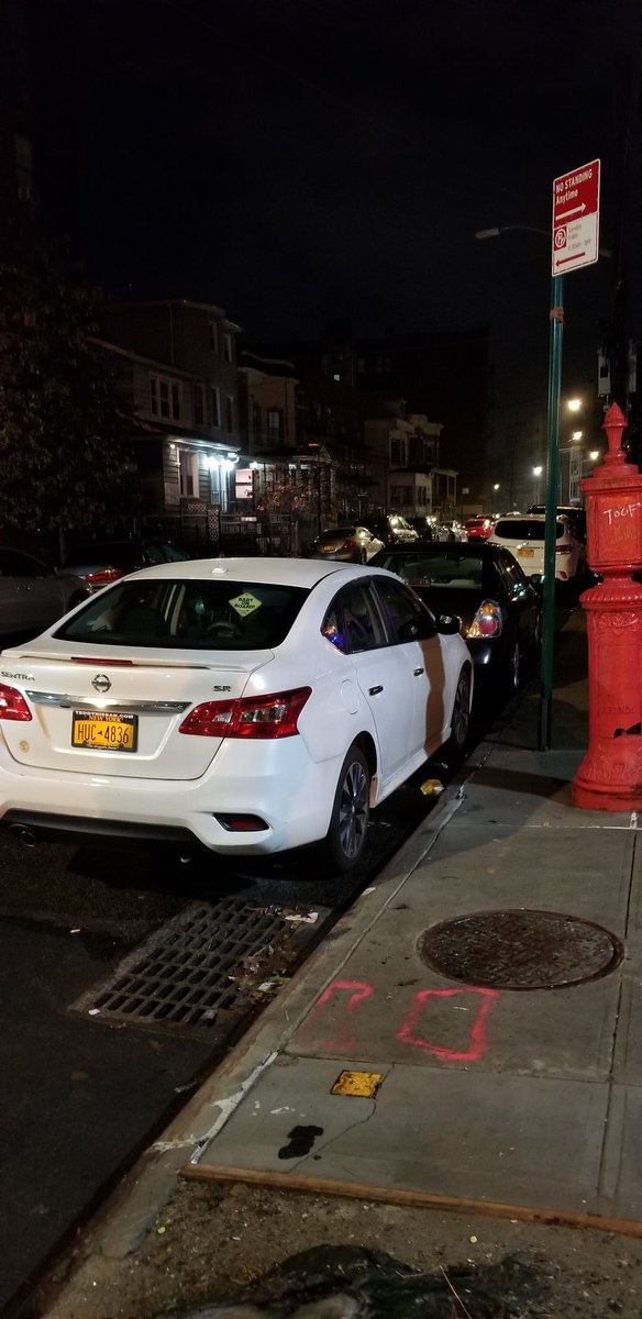 This  #placardperp is still parking illegally in the same No Standing zone with that altered, expired  @NYPD24Pct placard and expired  @nysdmv safety inspection. #placardcorruption  @HowsMyDrivingNY NY:HUC4836