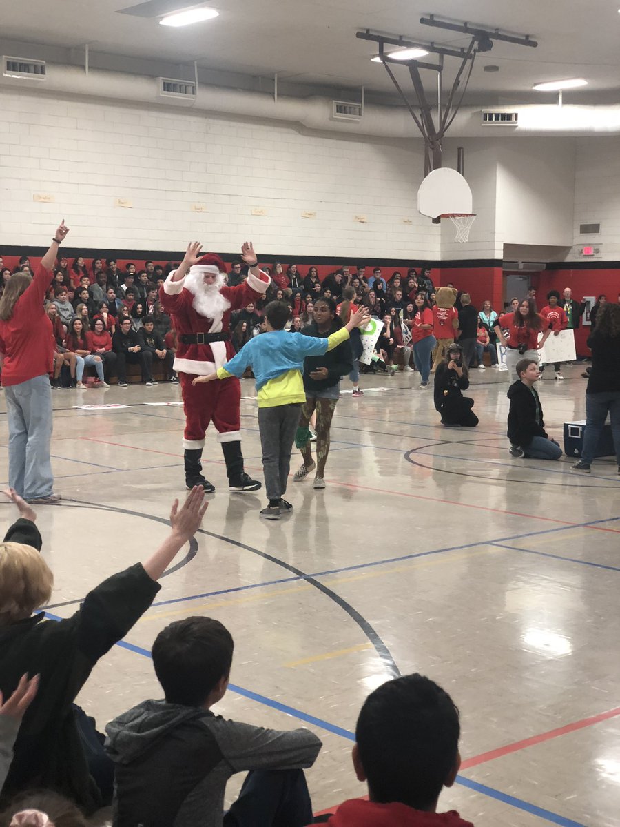 ccastelhano's tweet photo. Santa made a guest appearance at our spirit assembly and delivered treats to staff this week! #ccjhCougarPride #AJUSDwhateverItTakes https://t.co/EO3cCAYQdA