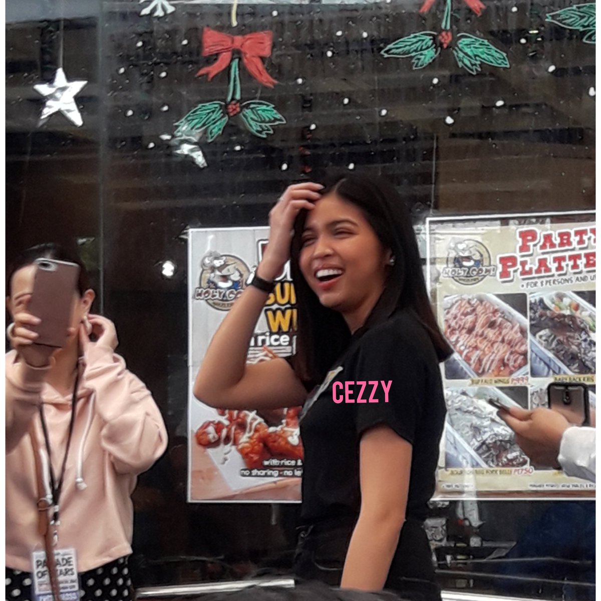 Ang sayyyyyaaaa!!!!! Game na Meng!
<a href="/mainedcm/">Maine Mendoza</a>
#JackEmPopoyMMFFParade