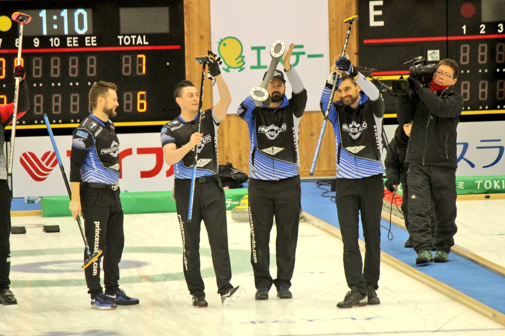 Men's Winner is Team Carruthers 
Congratulations!
#karuizawainternational #軽井沢国際カーリング #curling #Curkal