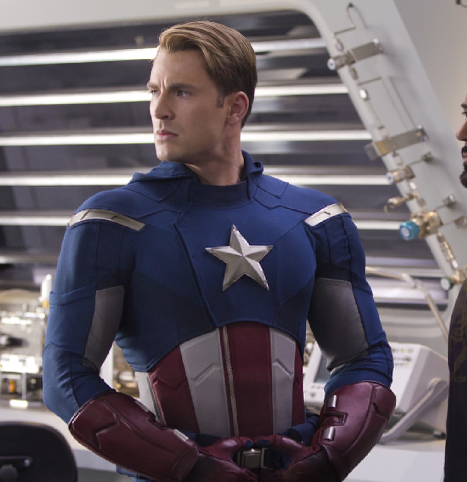 Ito アベンジャーズ エンドゲームのスティーブロジャース 髪型 がオールドファッションなfa アベンジャーズと若返った印象のws Aou期のの中間をとったような感じで非常に好き Mcuキャプテンアメリカ の集大成として相応しい髪型だと思う T Co