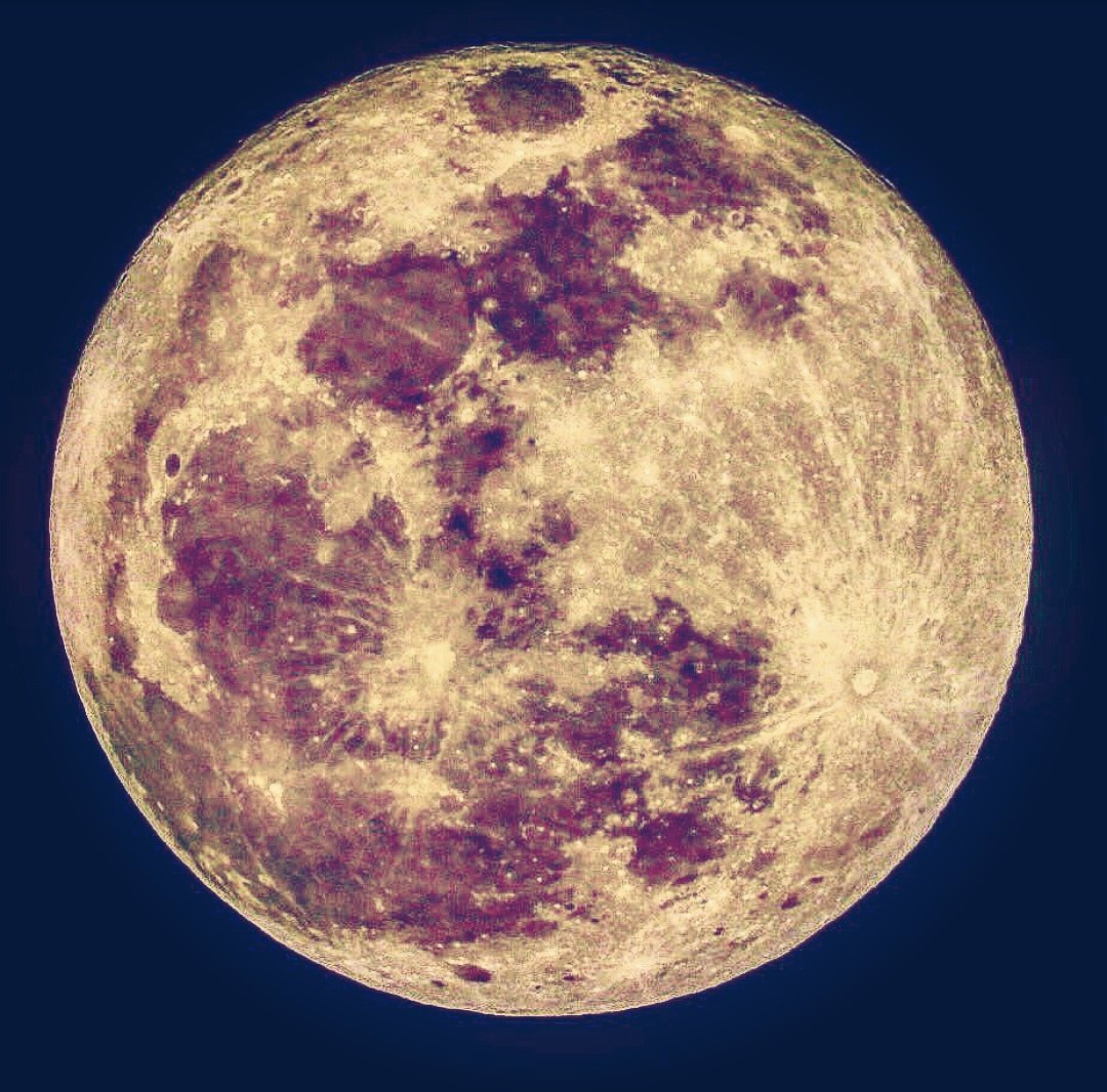 chadelaluz's tweet photo. #LunaLlena #LaUltimade2018
#LunaPoderosa
#Cincronicidad
#MorirEsRenacer
#QueChido https://t.co/gF2i7oCM88