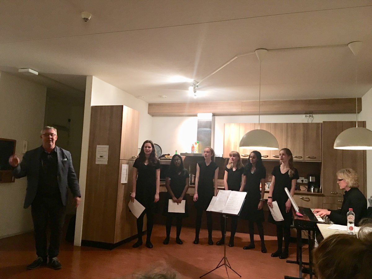 Last week the Rivers Girls' Choir performed at the December Festival ánd at 'Woonzorgcomplex De Veste' of @sizatweet in @InSchuytgraaf
