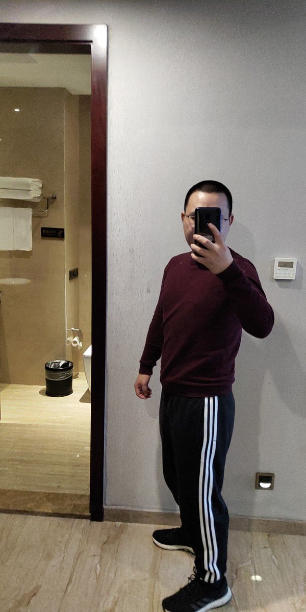 Robot18577057's tweet photo. 等狗儿！ https://t.co/WxWsL1VuaE