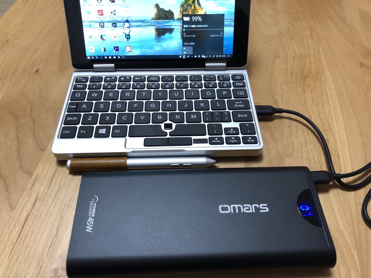 FoldableU's tweet photo. onemix2sを充電できるモバイルバッテリーはこれでした!
https://t.co/HV4apsCHqd
付属のUSB-Cケーブルで無事に充電できる事を確認!
手持ちの4つのモバイルバッテリーは全滅だったのでひと安心
#onemix2s #onemix2 #onemix #gpdpocket2 #gpdpocket #UMPC #モバイルバッテリー #onemix2s充電 https://t.co/GoSCv2qQRq