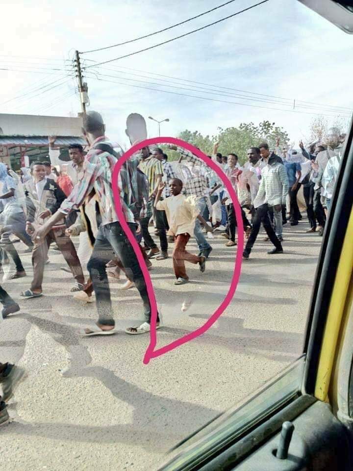 keshk_11's tweet photo. "حسبي الله ونعم الوكيل"

حتى الاطفال لم يكتفو بضربهم فقط فقتلوهم

#مدن_السودان_تنتفض https://t.co/V4H4IO12Hj
