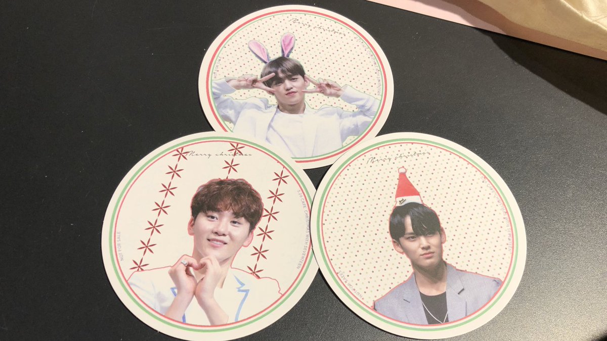 teethingpup's tweet photo. Having a nice pre-Christmas with @wqTRYx @WinterxSakura at #526XMAS Happy to be surrounded by all Seventeen things ✨ https://t.co/FePoy4H3GL