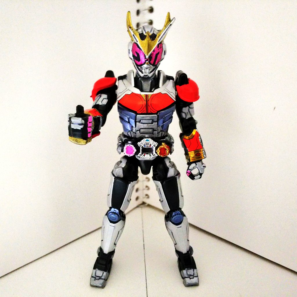 Uzivatel グンピー Na Twitteru 装動製造レポート Kuuga Armor Time クーウガー ﾌｧﾝ 2000 クウガアーマー製造完了 サムズアップ手首がないと クウガらしさが出ないもんね O 古代のベルトで超変身 みんな笑顔を守るライダーは