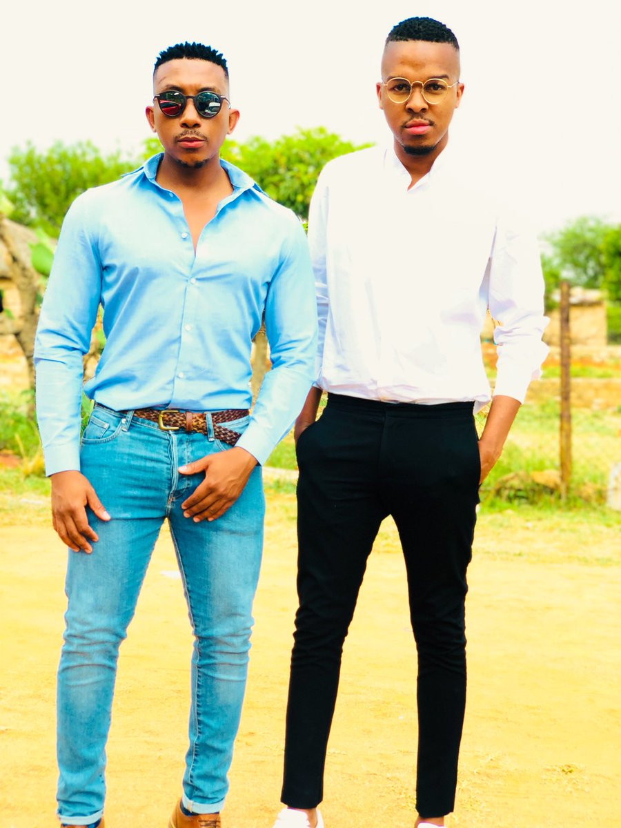 SHADE_WORLDWIDE's tweet photo. Check my pose (my feet) trying to look like weβre almost the same height. My fragile masculinity canβt stand that Iβm shorter than him, my disgusting cis-het tendencies say I should be his tall king, but does he care about that, NO! Does it make me love him more, YES #Month14π³οΈβππ¬ https://t.co/79qzA1PIz7