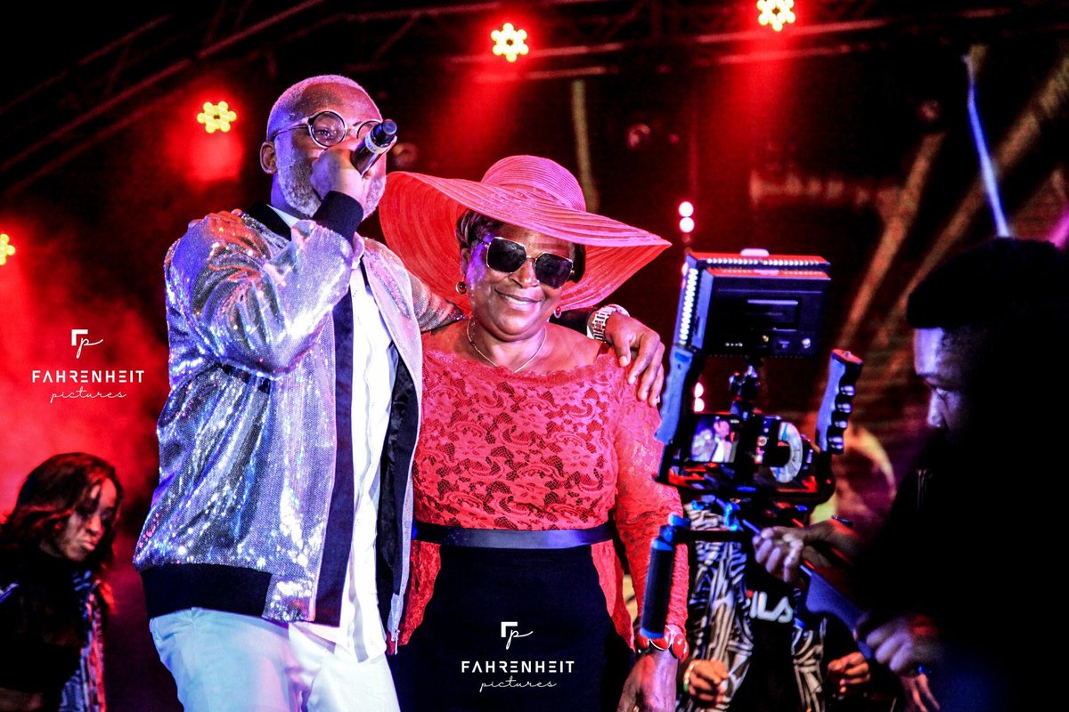 237Showbiz's tweet photo. #237COMMUNITY about last night 
! Part 1 of pictures of @Magascobboy ‘s first major show in Cameroon at the Paposy in Yaoundé. The singer’s mom was invited on stage and the sweet mom blessed his son. If your mum is for you, who can be against you? #BamendaBoyglobal #Team237 https://t.co/nP2KrL3IPT
