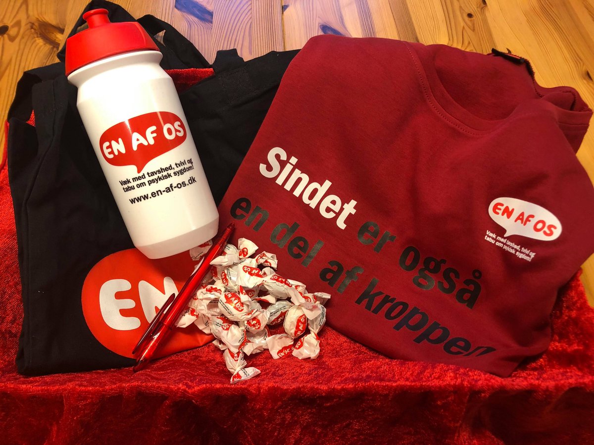 Så blev det 4. søndag i advent og vi er i gave-humør igen igen 😄
Klik ind på vores facebook buff.ly/2Ul3C0Z  og læs, hvordan du deltager i konkurrencen om tingene på billedet! 
#Enafos #Brydtabuet