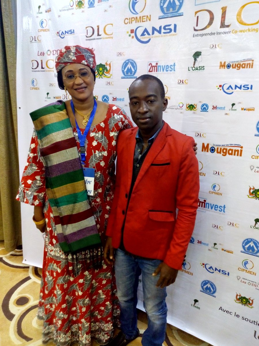 hachimouhabou's tweet image. Ce matin aux assises nationales de l'entrepreneuriat au service des #ODD unité par Dlc Co-working Niger, j'ai eux des échanges fructueux et surtout des conseils avec Mme #Reki_Djermakoye la fondatrice de Mata and Matassa Investing #2MI sur des perspectives d'avenir.