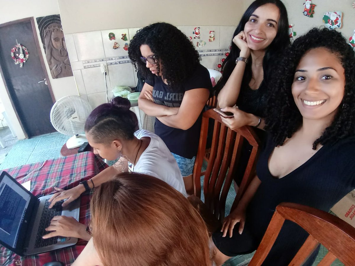 ReactLadies's tweet image. Nosso Corujão realizado com sucesso, todas saíram com suas primeira webpage já online !! 
#girldeveloper  #girlpower #womeninspiringwomen #ReactLadies #react 
#javascript #code #computerscience #technology #webdeveloper