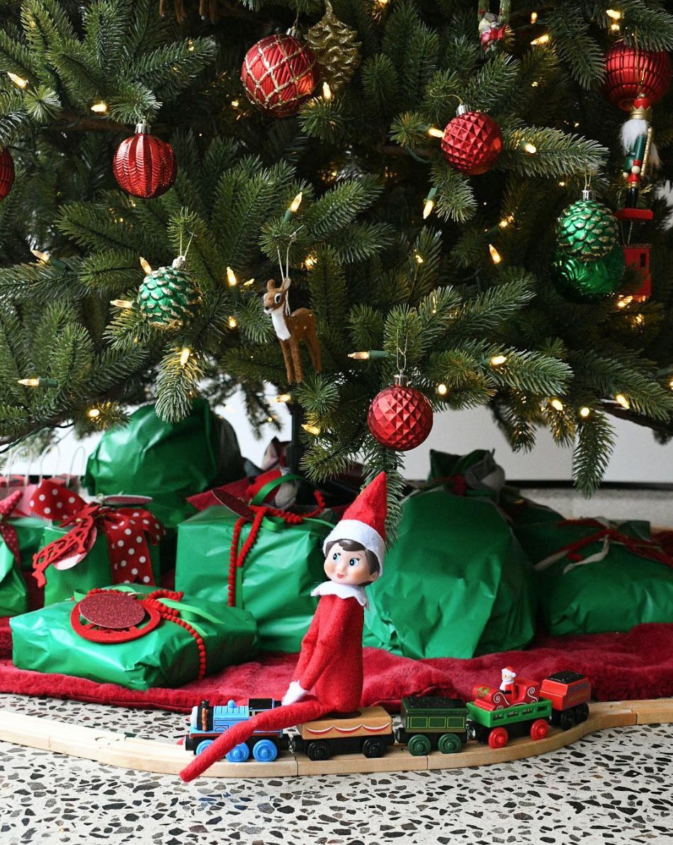 choochooshoes's tweet photo. Ready for #Santa! 🎅🏼🚂
(📷 : @elfontheshelfadventures via IG)
#Christmas
#ChooChooShoes https://t.co/aUP4SDHKKX