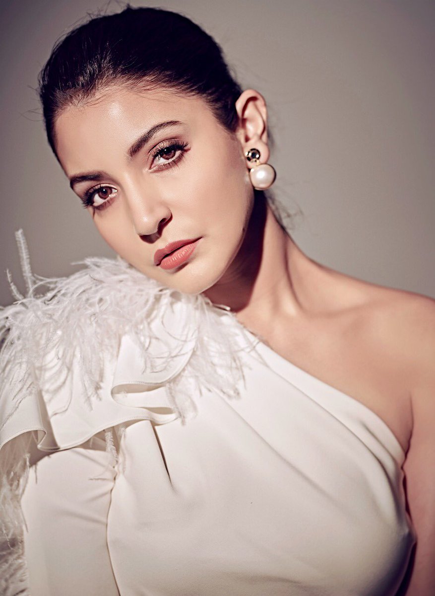 KohlisSpark_'s tweet photo. Class
Elegance
Attitude
Beautiful
Gorgeous
Stunning
Hot
Ravishing
All Qualities =
"ANUSHKA SHARMA"
@AnushkaSharma #Zero #ZeroPromotions #AnushkaSharma https://t.co/4ajkR4HjNn