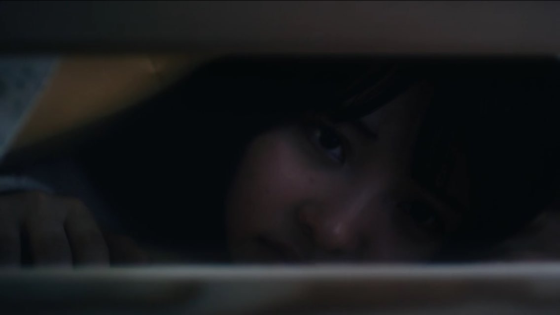 クロス これが本当の新条アカネ つまり 電光超人グリッドマンの世界の住人 アニメの世界とは別の実写の世界 直人や一平と同じ世界 グリッドマン Ssss Gridman