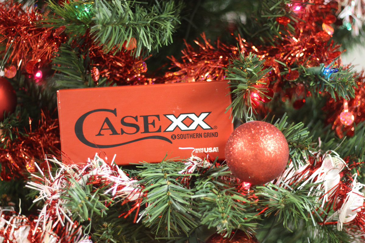 This collaboration between #CaseKnives and Southern Grind was at the top of my Christmas list! What’s at the top of yours? Find the right knife for your friends and family at [bit.ly/CaseCG01] Don’t forget to follow @WRcase !  #Case #CaseKnivesIdolHands #ad
