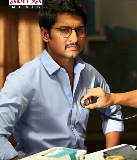 here_deepikaa's tweet photo. Watching Devadas on @ZeeTVTelugu
Dr.Das most fav character of @NameisNani ๐
That innocent looks ๐
That comedy timing ๐
He done 100 percent justice to the role.
#DevadasFirstTimeOnTelevision https://t.co/LLiwvsK1oo