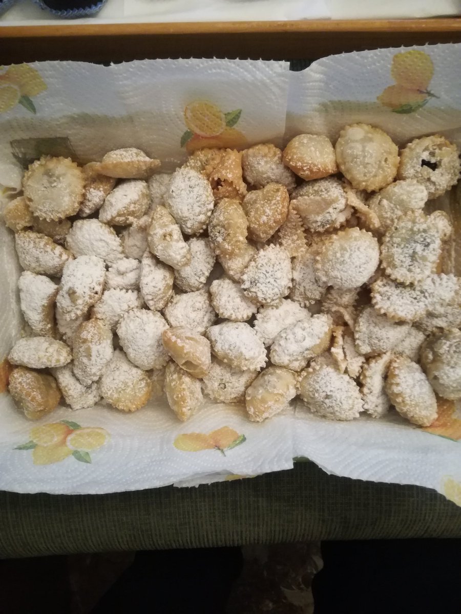 Annaritaziona69's tweet photo. Profumo di #casa ❤
#caggionetti #Abruzzo #tradizioni #natale2018 #ChristmasIsComing #family https://t.co/TnjVmasoU2
