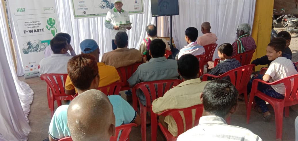 CleanToGreen's tweet photo. lnformal meet conducted at Daganiya Bazar Chowk, Raipur. #EwasteAwarenessCampaign #MAIT #GreenE #CleanToGreen #environment #recycling #ewaste #recyclers #refurbishers https://t.co/zySV8AN1hX