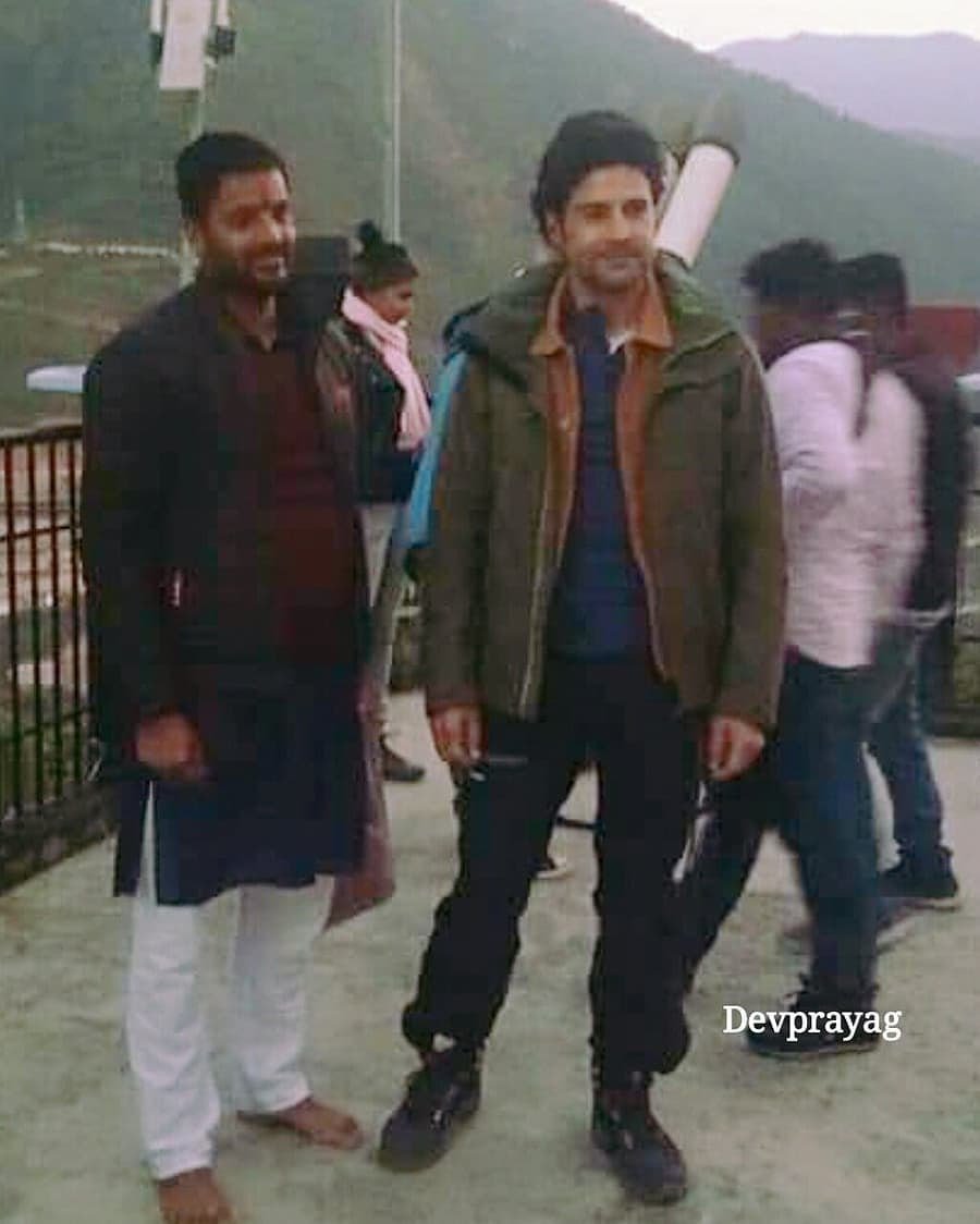 RajeevKDreamers's tweet photo. Some more pics #RkatHaridwar #rajeevkhandelwal #Haridwar #shoolife #bollywoodactor #bollywood @RK1610IsMe #RajeevkhandelwalDreamers #RKDreamers #dreamers pc : uploader https://t.co/kXsPel4KZS