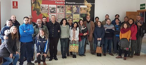 Olivos, aromáticas y #abejas, un trío ganador para revitalizar agricultura y #apicultura en Madrid | Apicultura Ibérica ow.ly/YD6C30n5s9I