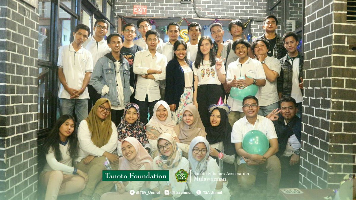 TSA_Unmul's tweet photo. [ Malam Inagurasi ]  
.
Hai T.friends! 
TSA Mulawarman mengadakan diner bersama dengan teman-teman baru TSA Unmul 2018. Kami mengucapkan , Welcome to the club! Yeaay. 
Dan selamat buat ketua umum baru yg terpilih #tanotoscholars @tanotoeducation https://t.co/py3J77elDH