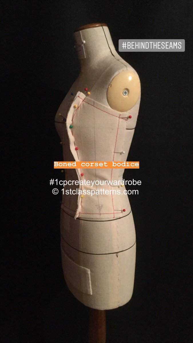 1stClassPattern's tweet photo. Whether your working in full or 1/2 scale it’s crucial to make a toile/muslin of your designs. #1stclasspatternmaker #1cpcreateyourwardrobe #fashiondesigner #patternmaker #patterncutting #fashioneducator #fashiondraping #fashiondesign #sewing ✏️📐✂️📏👗 https://t.co/Ltbud3DKUt