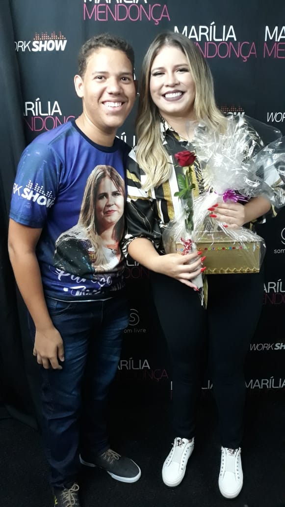 Parece_Namoro's tweet image. O melhor lugar do mundo e dentro do seu abraço minha rainha 👑 @MariliaMReal obrigado por ser sempre tão especial com a gente por nós receber com todo amor do mundo a gente lhe ama muito 
❤❤
PARECE NAMORO SEMPRE PRESENTE LEVANDO AMOR A ELA 💕