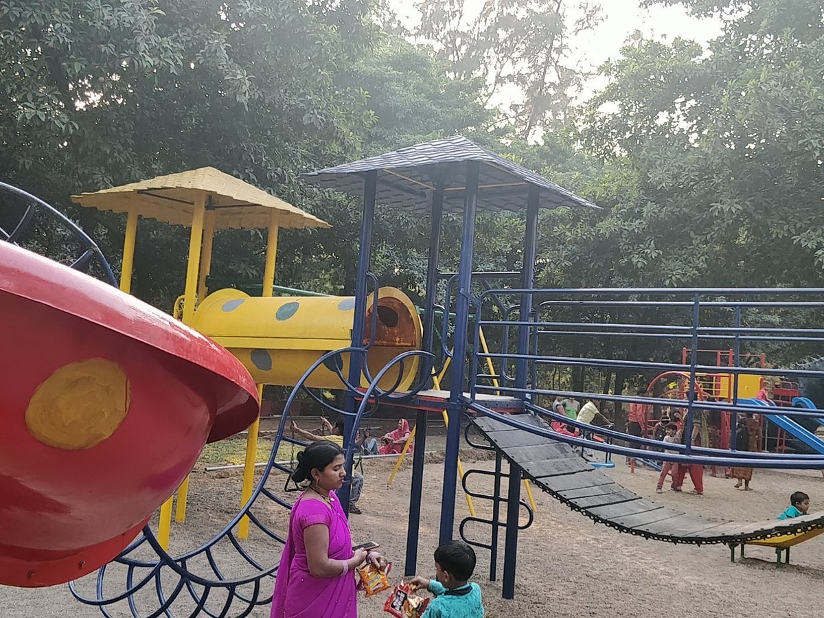Comdoab's tweet photo. Pipariya Garden. Great place for kids. #SilvassaIsUpgrading https://t.co/kVuzdZ8tSr
