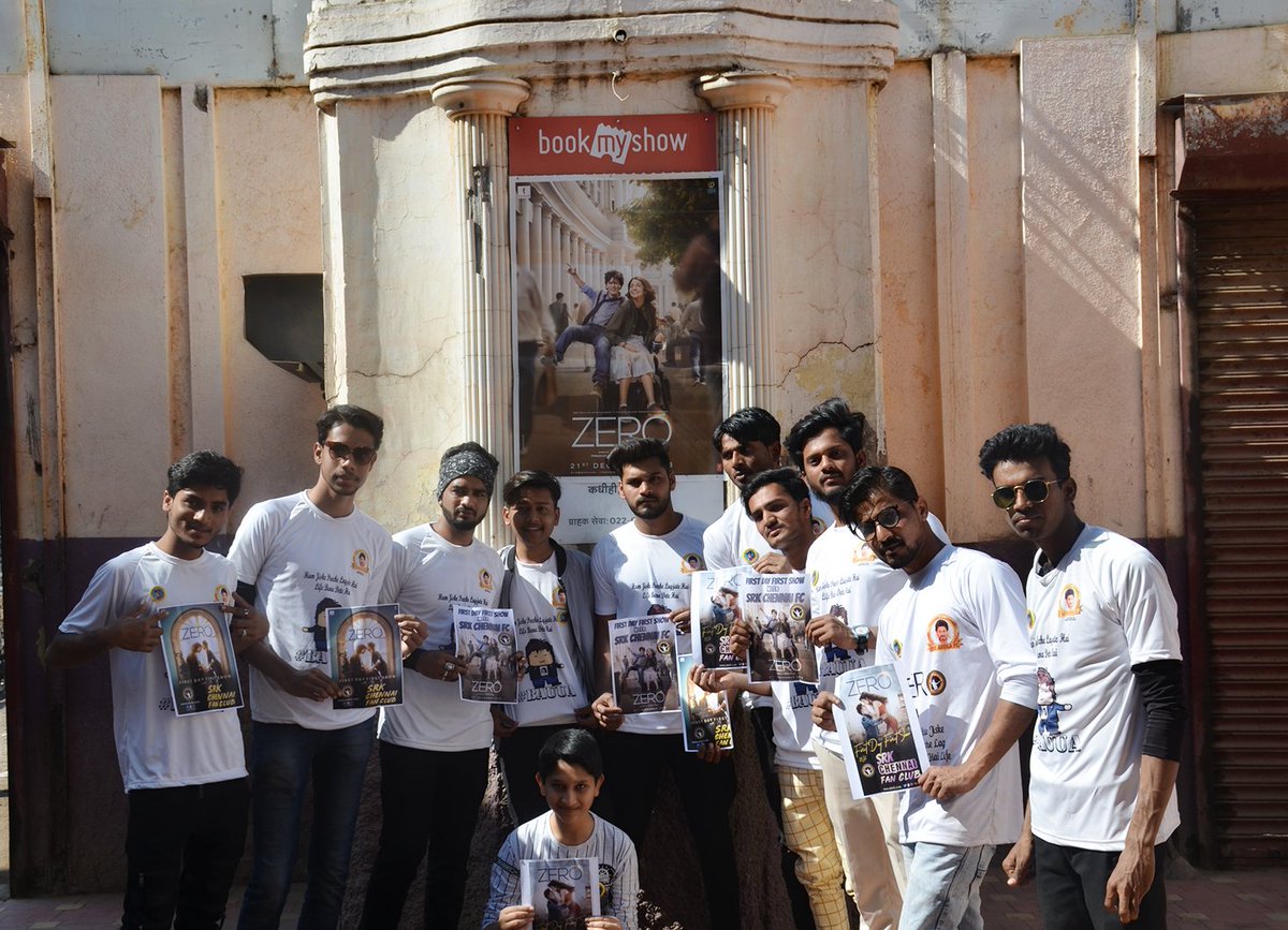 ArshSrkian's tweet photo. Srkians from All over The Buldhana and Akola Came N Join Together with @SRKBuldhanaCFC For Celebrating #ZeroFDFSwithSRKCFC
•
We Rocked Today🔥🔥
•
@SRKCHENNAIFC @iamsrk @BauuaSingh @aanandlrai @AnushkaSharma
•
#Zero #Zero21Dec #ZeroFDFSwithSRKCFC #ZeroDay
#ZeroReview https://t.co/BINL8sOABc