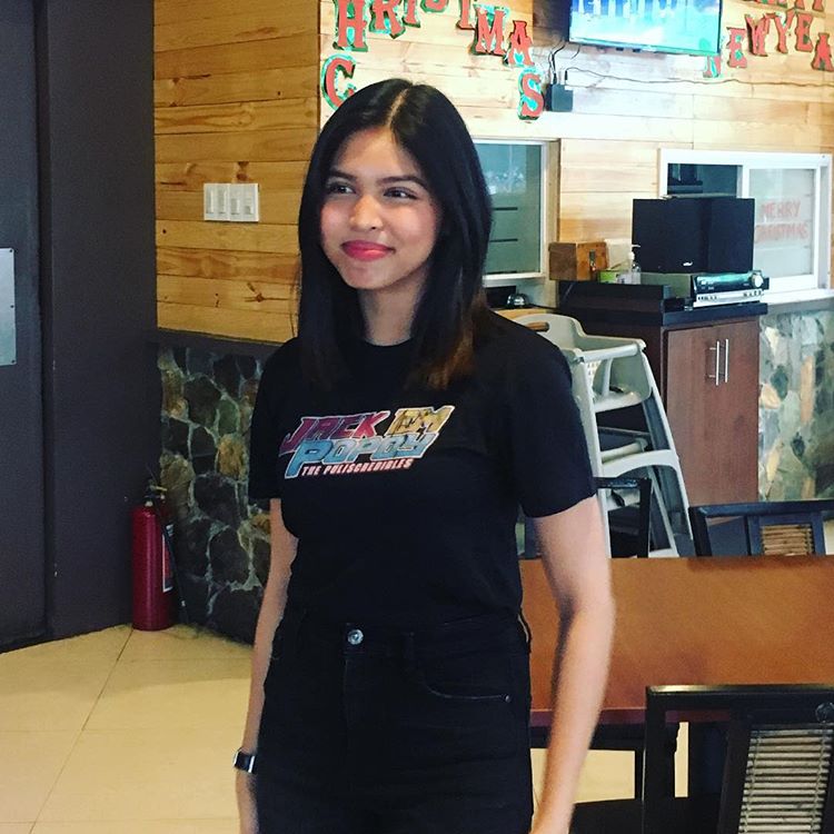 alwaysmaichaard's tweet photo. Coco Martinβs co star, Maine Mendoza says sheβs open to working with other Kapamilya stars in the future. Jack Em Popoy is her second movie for Metro Manila Film Fest.
@mainedcm ππ
Β© pushalerts IG Update
#MMFFparade
#JackEmPopoyMMFFparade https://t.co/I2jjVPuiXD